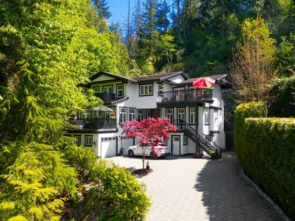 5671 Westport Rd, West Vancouver, BC V7W 1V3