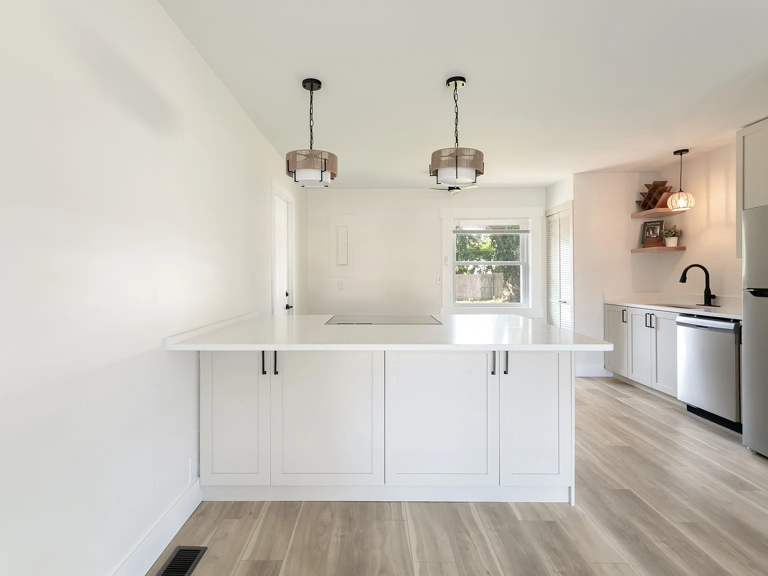 3 bed, 1288 sqft, $1,850 — Photo 4