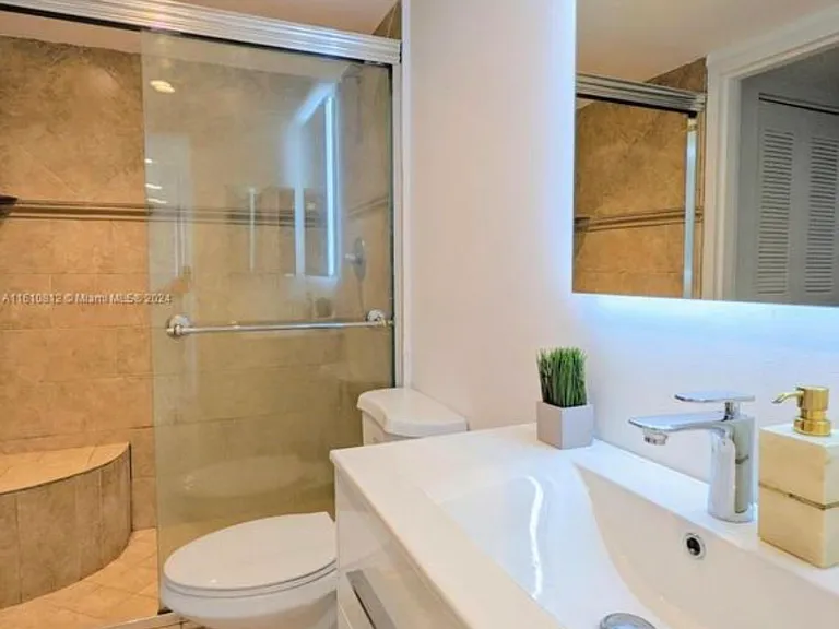 7601 E Treasure Dr #2121 — Photo 11