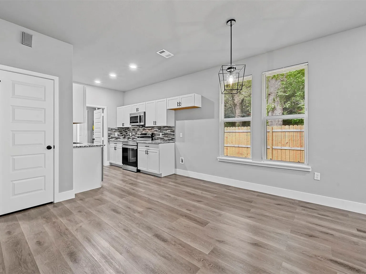 3 bed, 1380 sqft, $1,475 — Photo 3