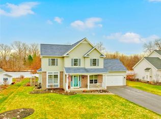 8 Leah Ln, North Chili, NY 14514