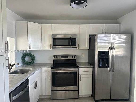3rd image of 3905 N Nob Hill Rd APT 304