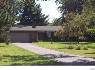 18080 Wayne Rd, Livonia, MI 48152