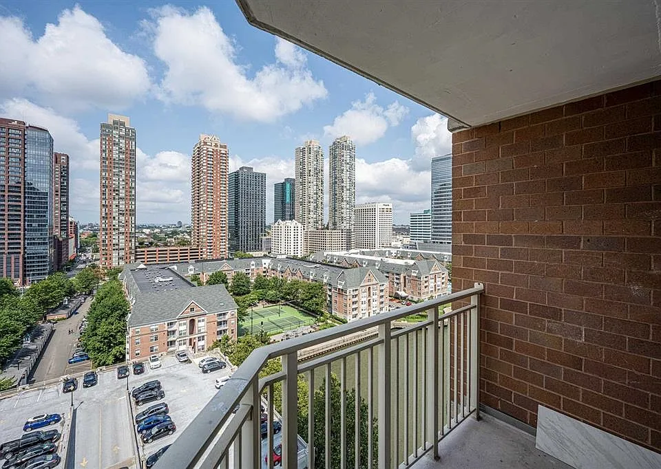 20 2nd St #1602