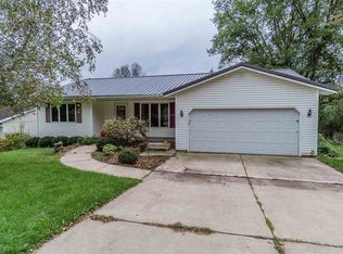 125 Monroe Ave, Baraboo, WI 53913