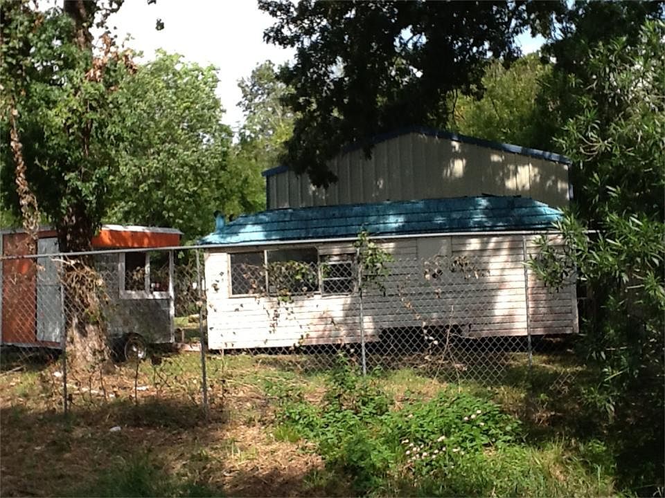 THE TWO MOBILE FOOD TRAILERS ARE NOT INCLUDED IN THE SALE