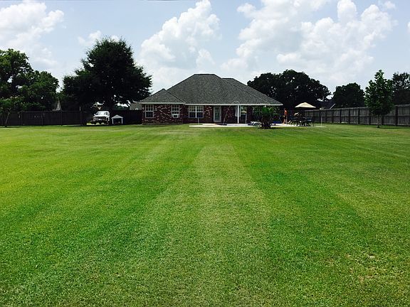 Big back yard with privacy fence 