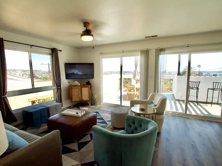2306 Chalcedony St — Photo 4