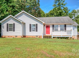 2606 Bear Creek Rd, Marshall, NC 28753