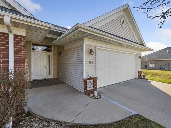390 Paddock Cir, Iowa City, IA 52240