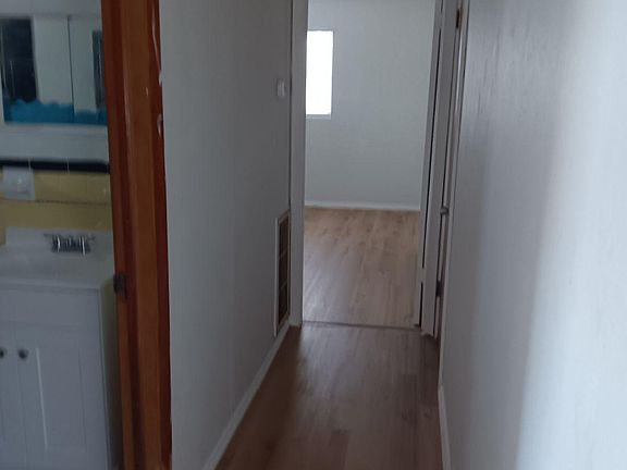 4th image of 1162 Rose Ave