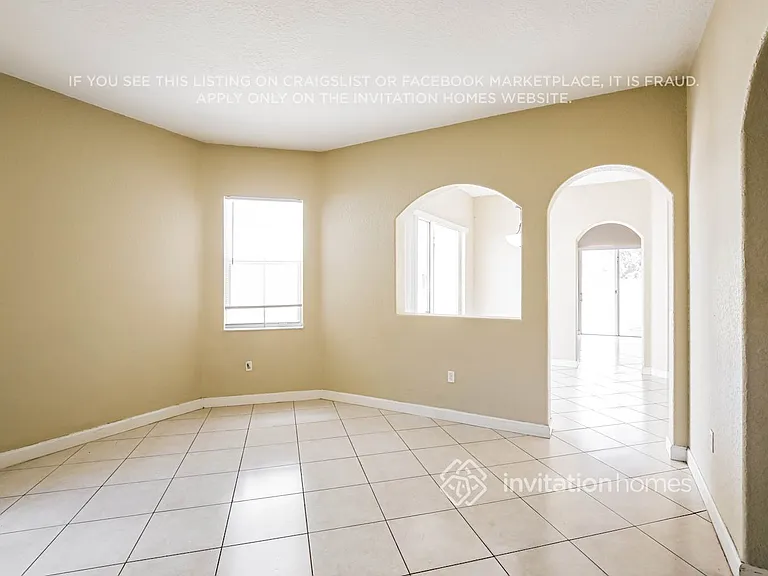 18301 NW 89th Ave — Photo 3