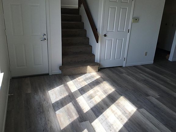 4th image of 2374 Kewanna Ln