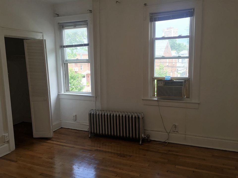 2nd image of 2511 Frisby Ave APT 4F