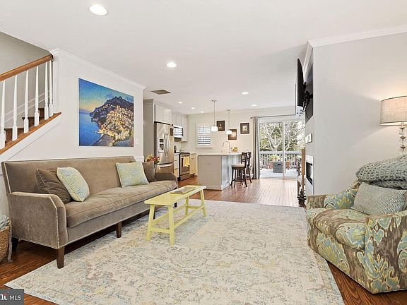 4th image of 11 Leadbeater St
