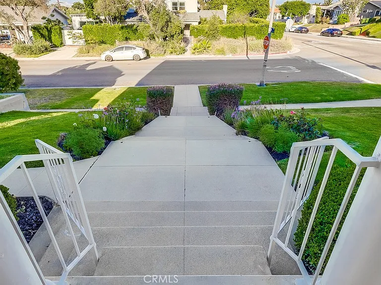 1239 S Patton Ave — Photo 5
