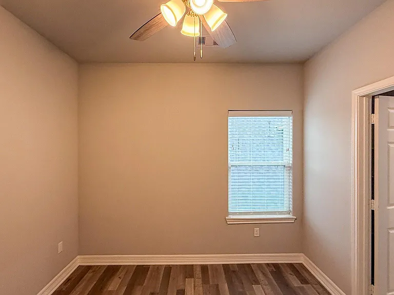 7823 Gladstone St #B1 — Photo 11