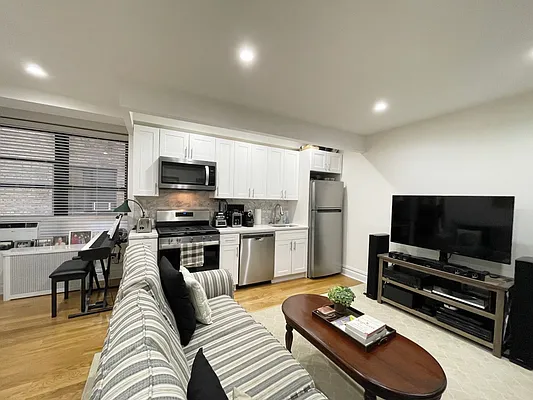 Rented by Rita S Citrin, LREB | media 3