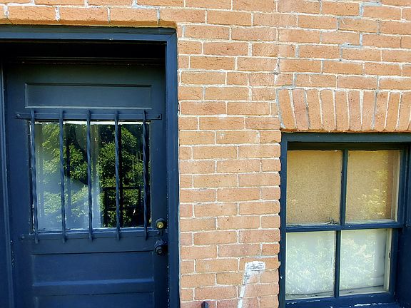 4th image of 334 E Mulberry St APT 4