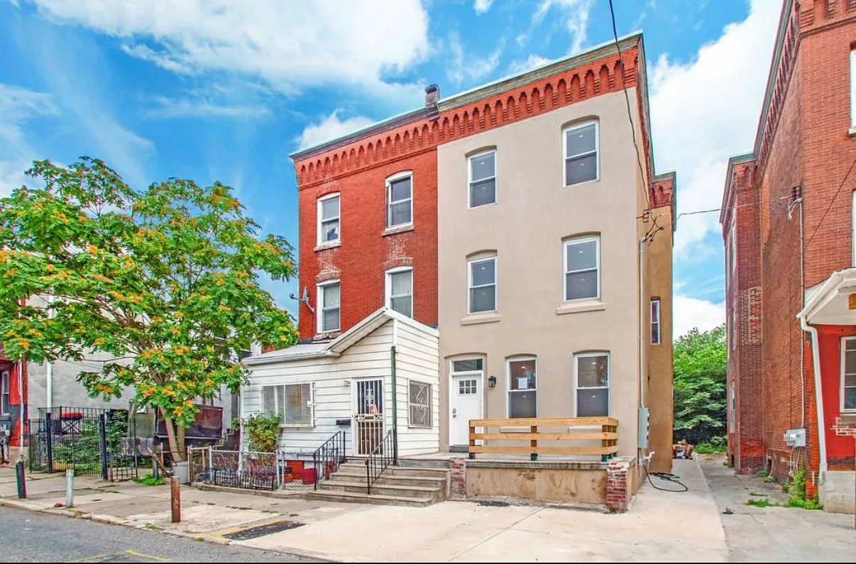 3 bed, 1200 sqft, $1,500 — Photo 1