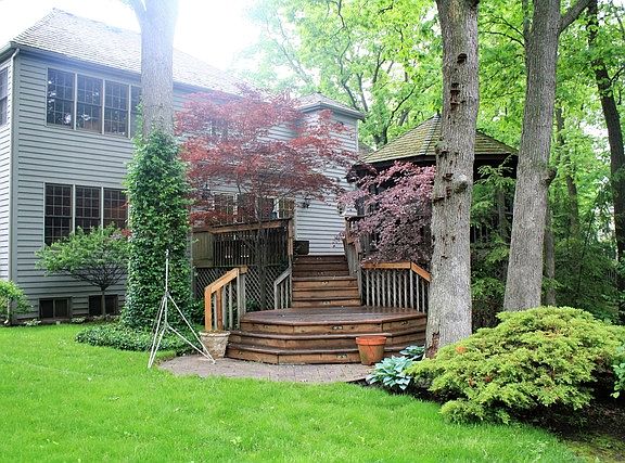 5th image of 727 Williamsburg Ave