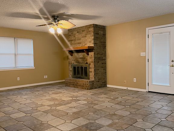 3rd image of 5033 Eastridge Dr