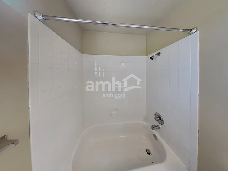 272 S 590 W — Photo 14