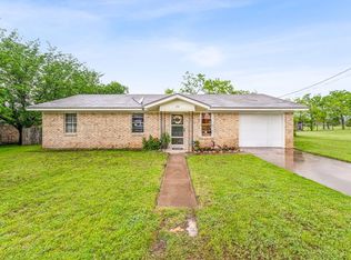 102 Heath St, Hico, TX 76457