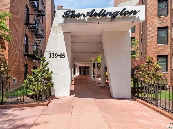 139-15 83rd Avenue #109, Briarwood, NY 11435