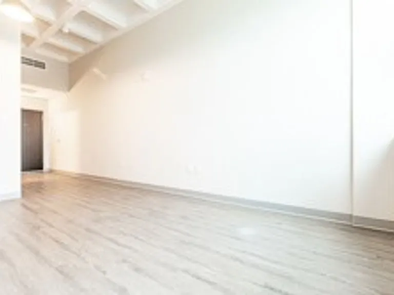 735 W Wisconsin Ave — Photo 39