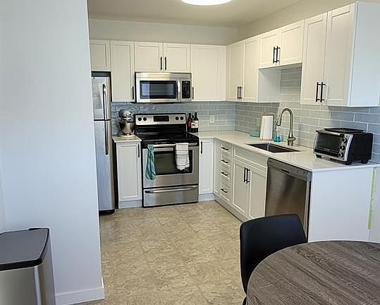 4th image of 717 Aspen Rd #84