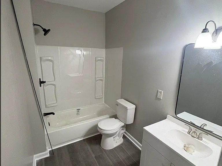 309 W 26th St — Photo 3