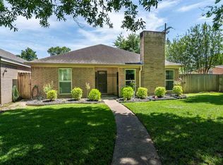 9 Sandelwood Trl, Beaumont, TX 77706