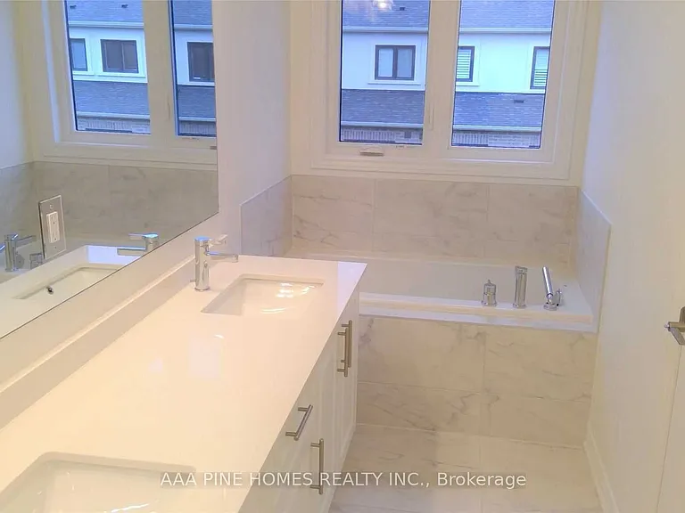 61 Laing Dr — Photo 10
