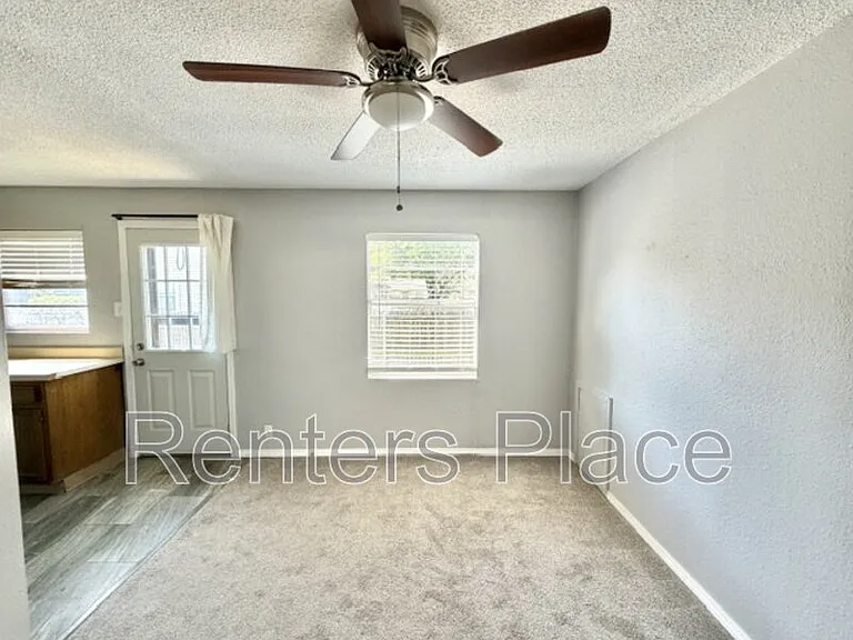 1436 E 38th St #B — Photo 5