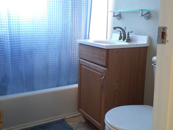 5th image of 608 W 40th St APT 7