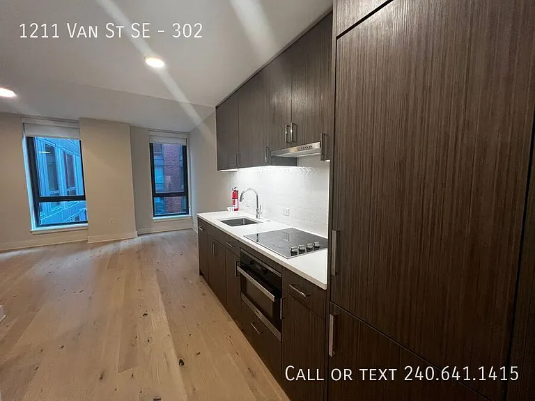1211 Van St SE #302 — Photo 18