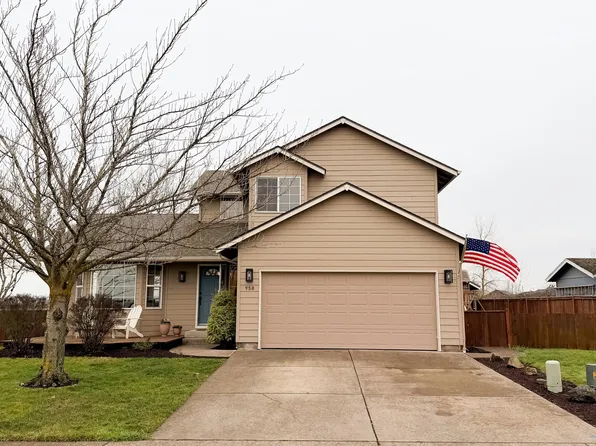 958 Smith St, Harrisburg, OR 97446