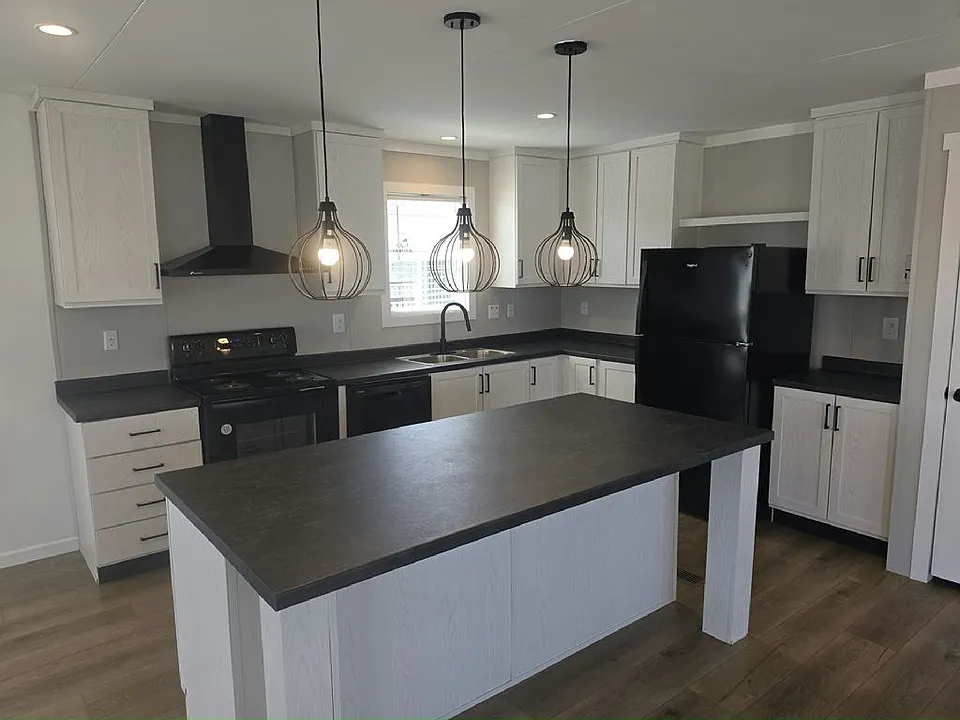 27 Bonnet St #109