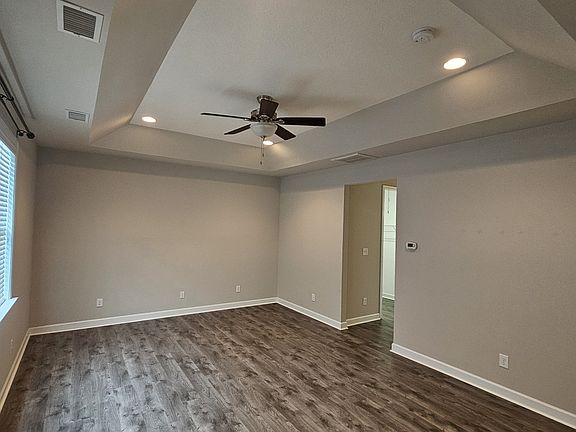5th image of 125 Sand Spur Dr #1