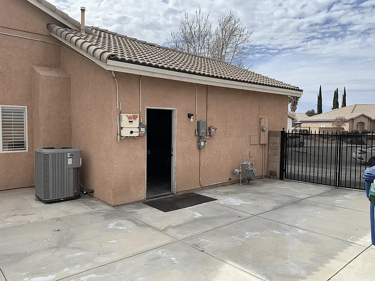 43910 Johns Ct — Photo 9