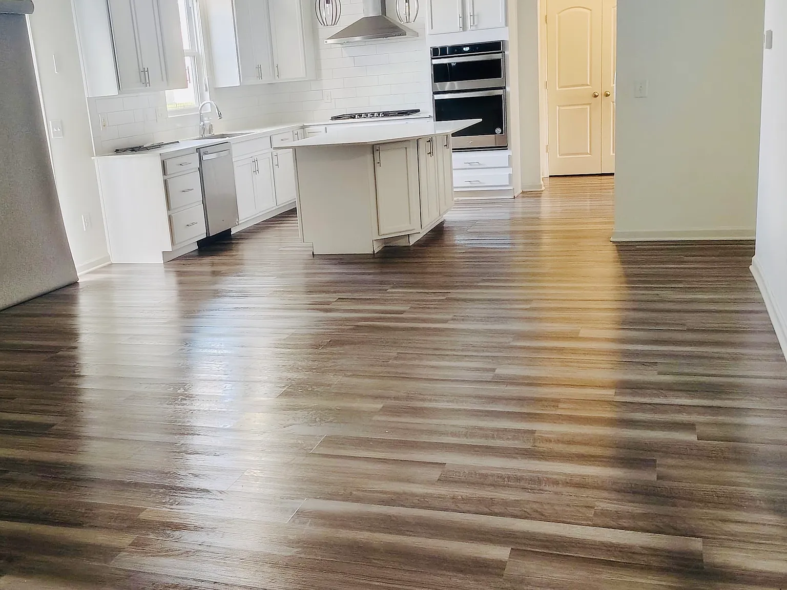 4 bed, 2.5 bath, 2638 sqft, $2,700 — Photo 2