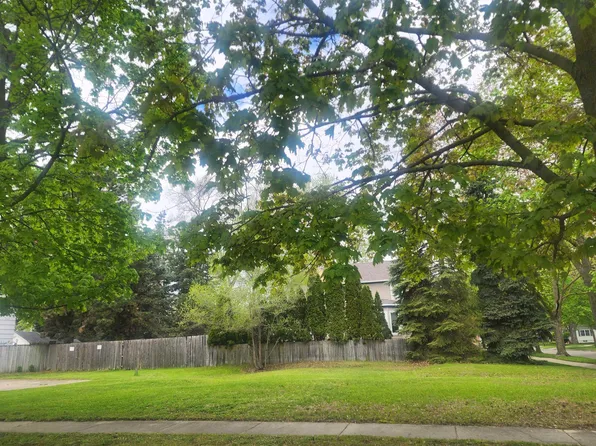 1110 Mercer St, Essexville, MI 48732