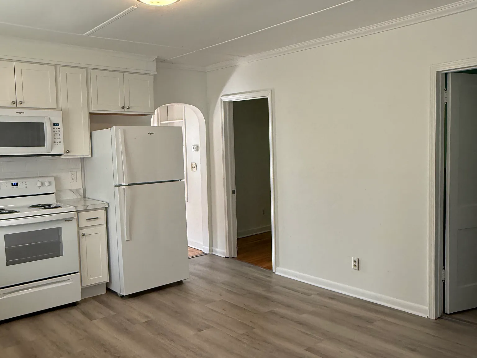 3 bed, 1306 sqft, $2,275 — Photo 3