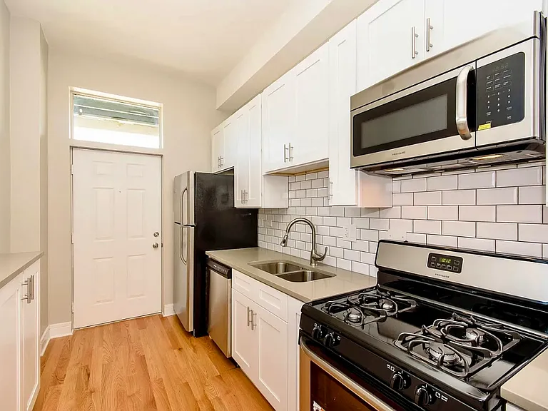 1812 W Cortland St #1R — Photo 7
