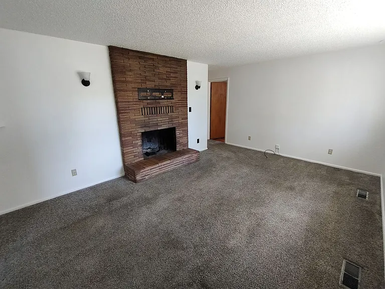 345 Cook St — Photo 2
