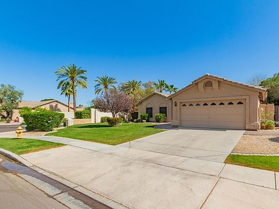 2nd image of 4901 S Vista Pl