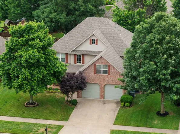 4299 W Morning Mist Dr, Fayetteville, AR 72704