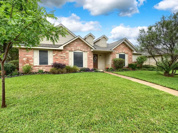 445 Trail View Ln, Garland, TX 75043