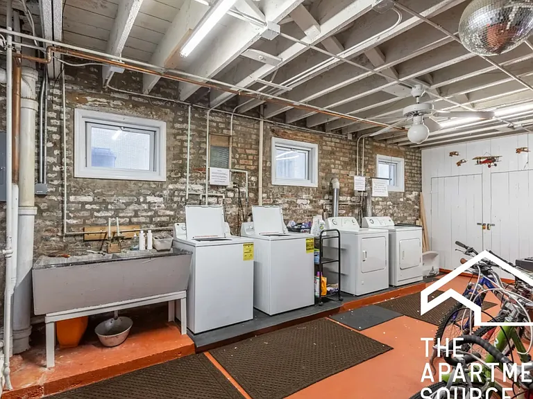 2219 W Wellington Ave #1F — Photo 12